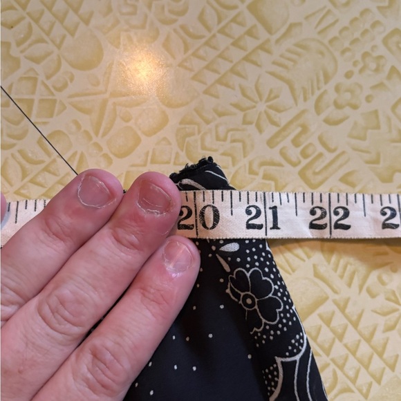 Vintage Elegant Black Floral Skirt - Picture 7 of 7